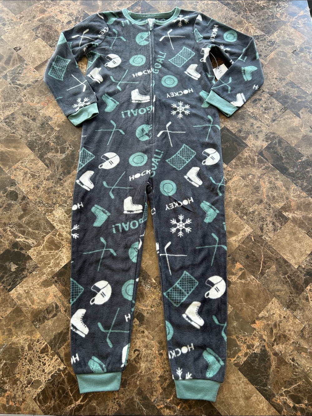 NWT 🆕 Boys Navy & Teal Hockey Print One-Piece Pyjama 4/5 years